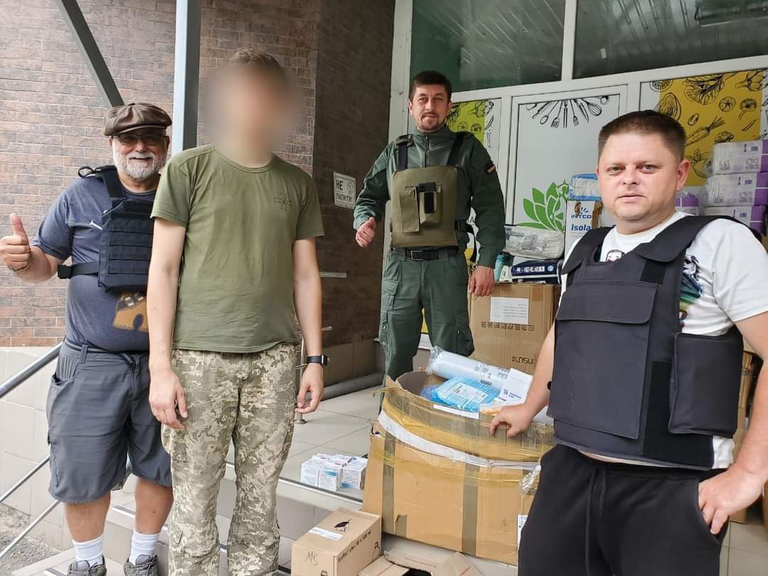 КАМ’ЯНСЬКІ ВОЛОНТЕРИ ДОСТАВИЛИ МЕДИКАМЕНТИ ТА ОСНАЩЕННЯ ВІЙСЬКОВИМ ДОНЕЧЧИНИ, ХЕРСОНЩИНИ ТА ДНІПРОПЕТРОВЩИНИ