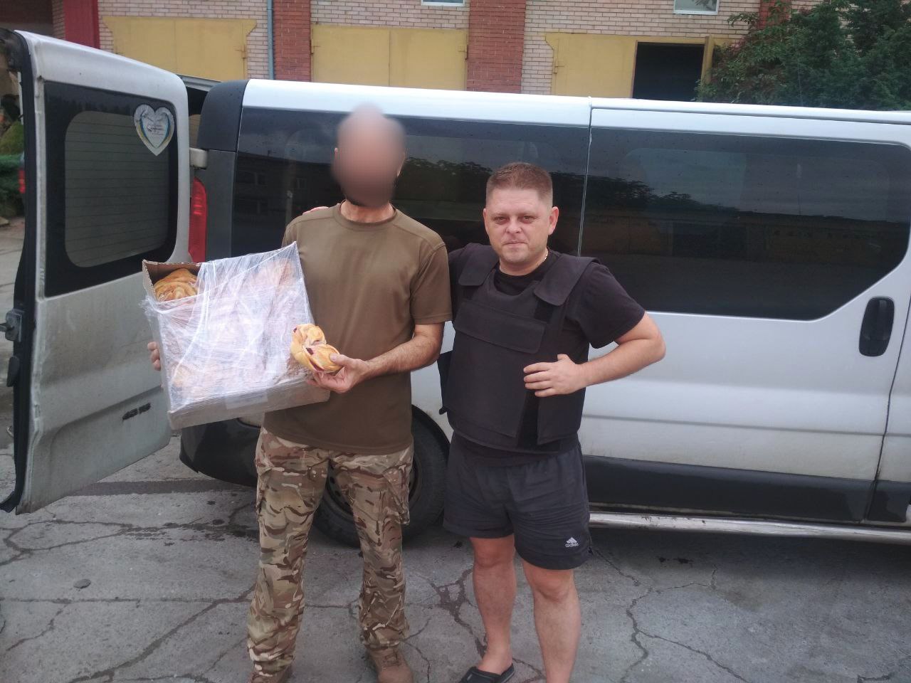 Волонтери «Фонду розвитку Кам’янського» доставили на Донеччину продуктові набори для цивільного населення